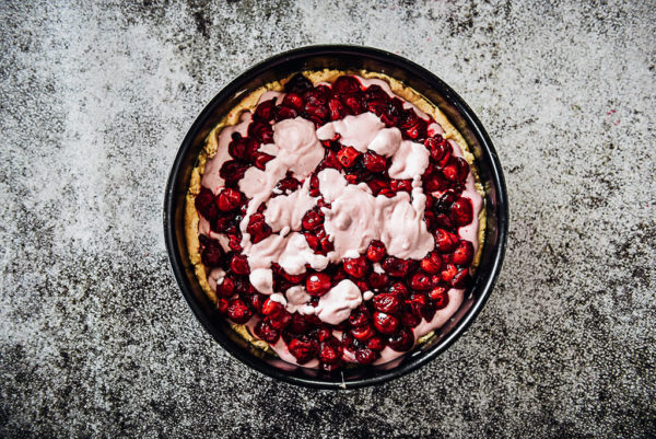 Schneller Kirschkuchen mit Marzipanstreuseln - Kochen macht glücklich