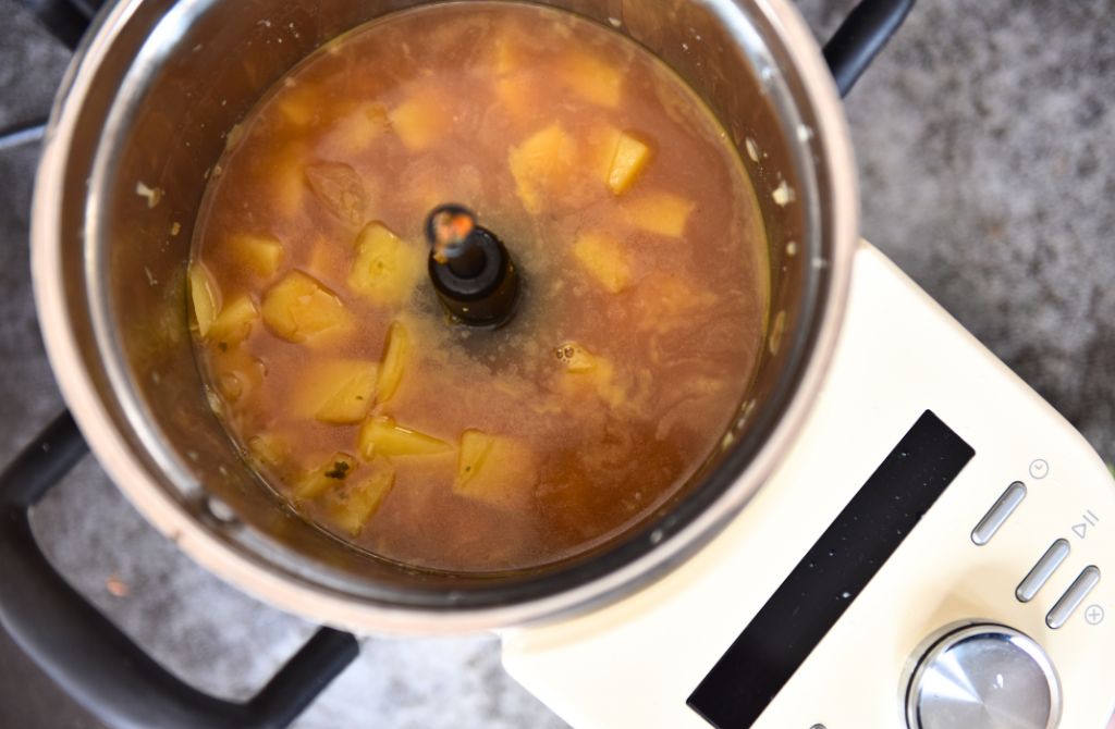Sauerampfersuppe mit Kartoffeln